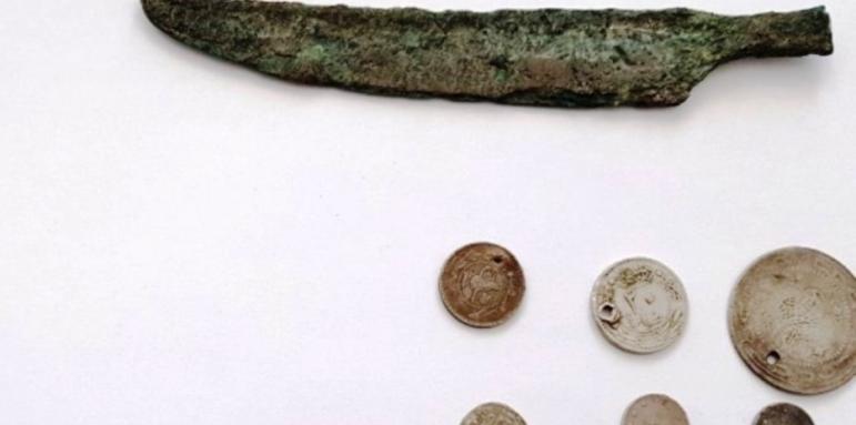 Древно острие и старинни монети откриха край Пазарджик